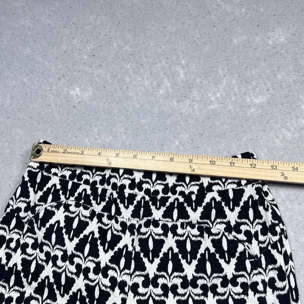 Anthropologie Shorts Women 2 Black White Print Cartoonier Lithograph High Waist